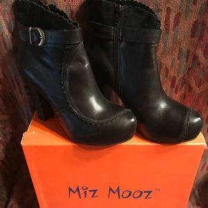 Buttery soft Miz Mooz Black Leather Ankle Boots size 7